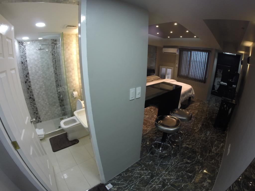 Burgundy Mckinley Place Service Apartment مانيلا المظهر الخارجي الصورة