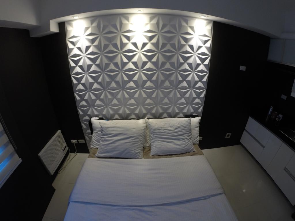 Burgundy Mckinley Place Service Apartment مانيلا المظهر الخارجي الصورة
