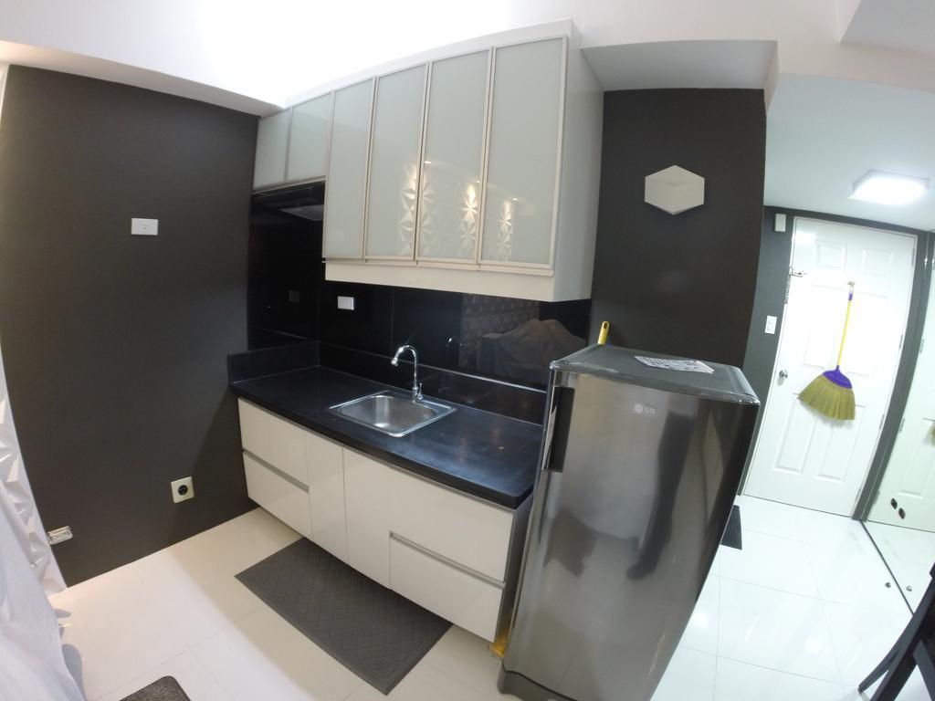 Burgundy Mckinley Place Service Apartment مانيلا المظهر الخارجي الصورة