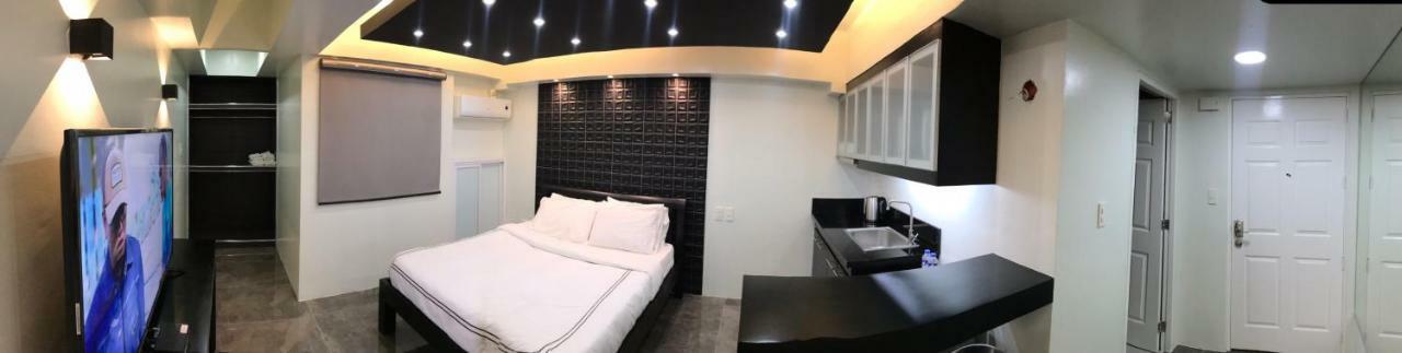 Burgundy Mckinley Place Service Apartment مانيلا المظهر الخارجي الصورة